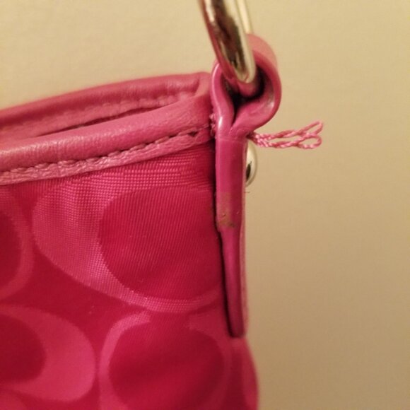 Coach Signature crossbody purse - Picture 8 of 12